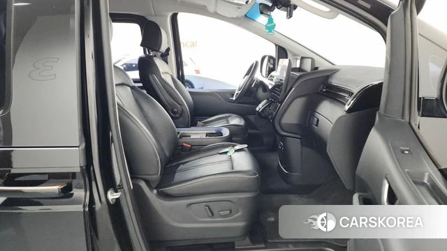 Hyundai Staria 2021 Черный из Кореи, фото 2