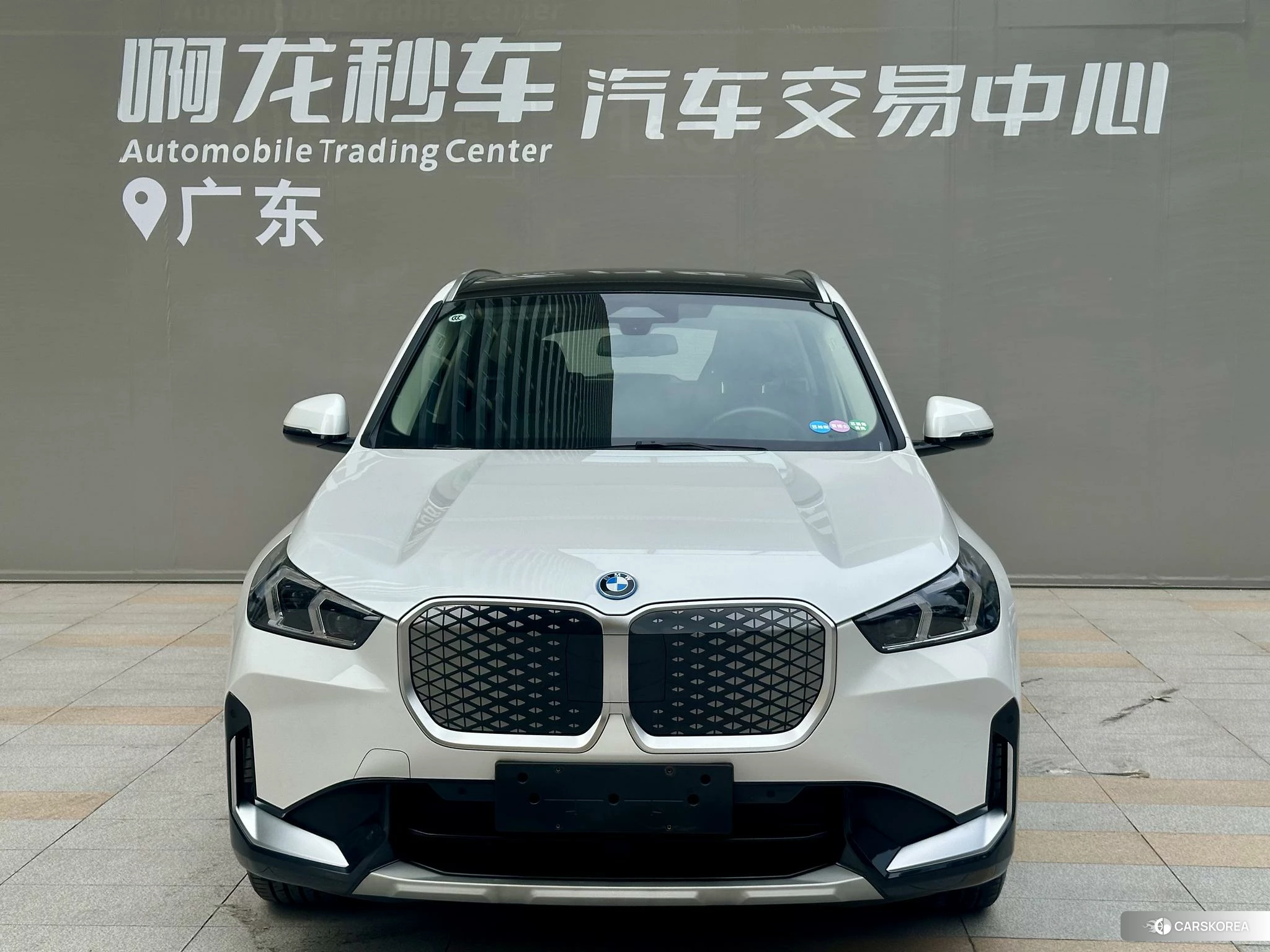 BMW iX1 2023 Белый из Китая, фото 2