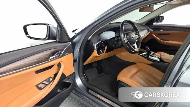 BMW 5 Series (G30) 2020 Серый из Кореи, фото 2