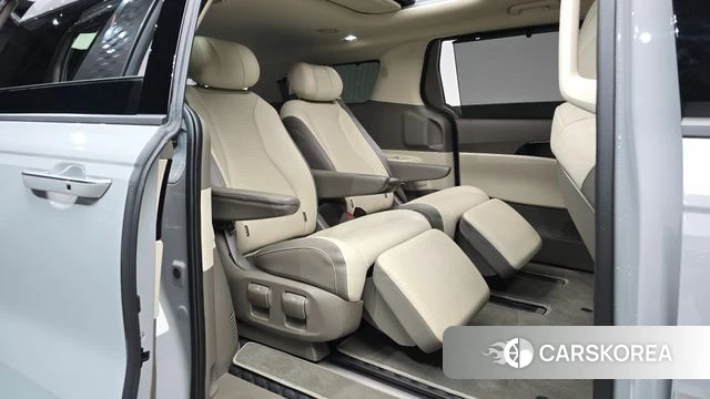 Kia The New Carnival 4th Generation 2024 Серебристо-серый из Кореи, фото 2