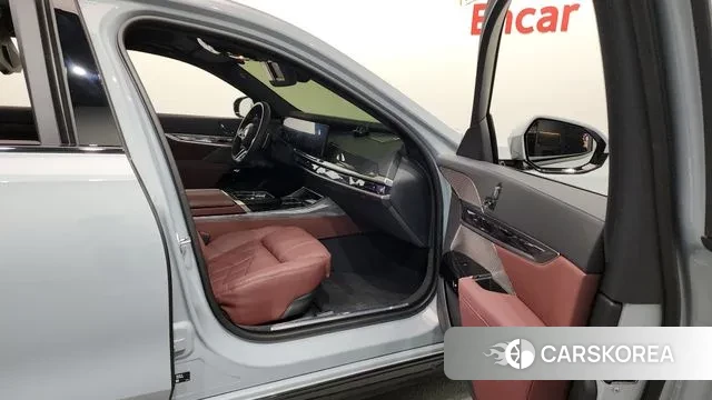 BMW 7 Series (G70) 2024 Серый из Кореи, фото 2