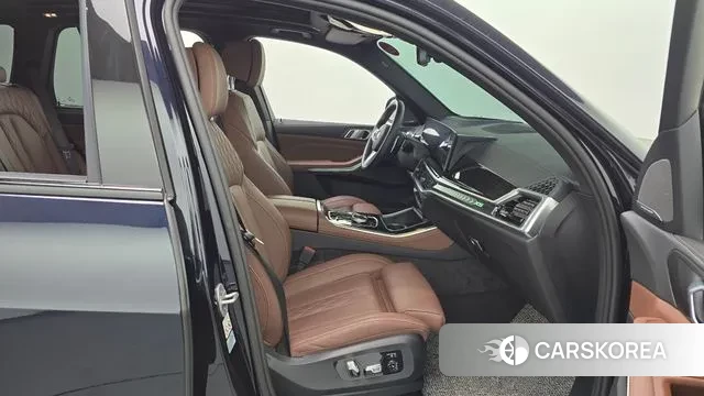 BMW X5 (G05) 2024 Черный из Кореи, фото 2