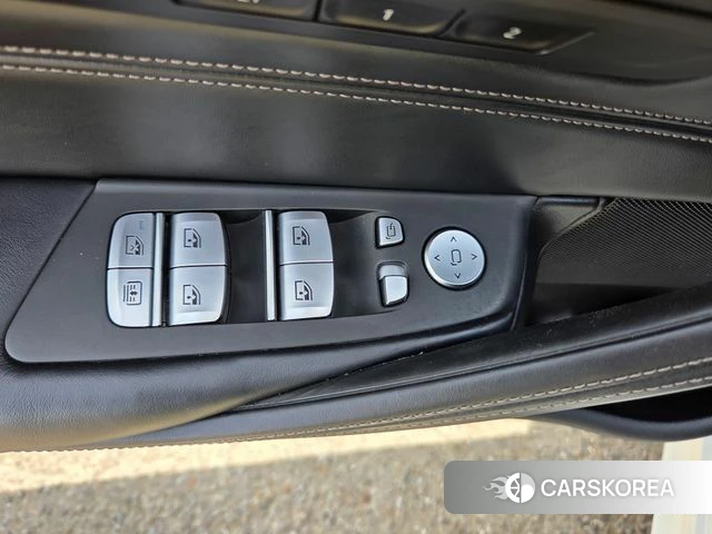 BMW 5 Series (G30) 2020 Белый из Кореи, фото 2