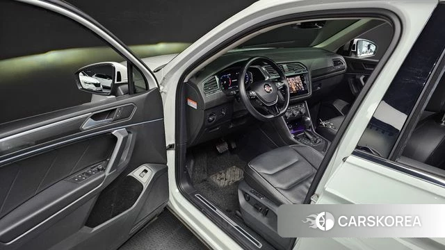 Volkswagen Tiguan Allspace 2020 Белый из Кореи, фото 2