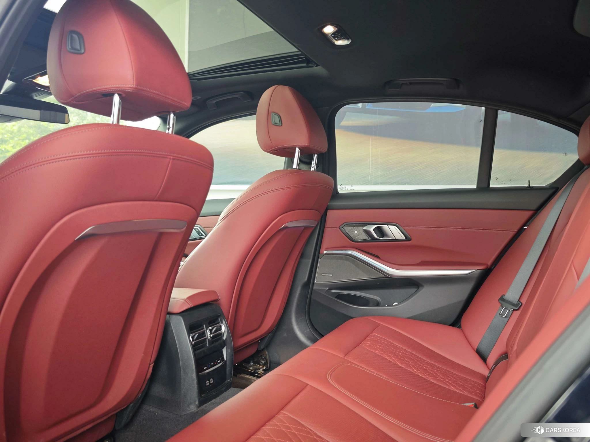BMW 3 series 2022 Черный из Китая, фото 2