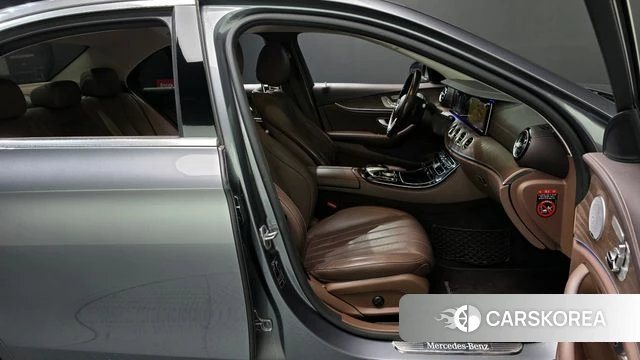 Mercedes-Benz E-Class W213 2018 Серый из Кореи, фото 2