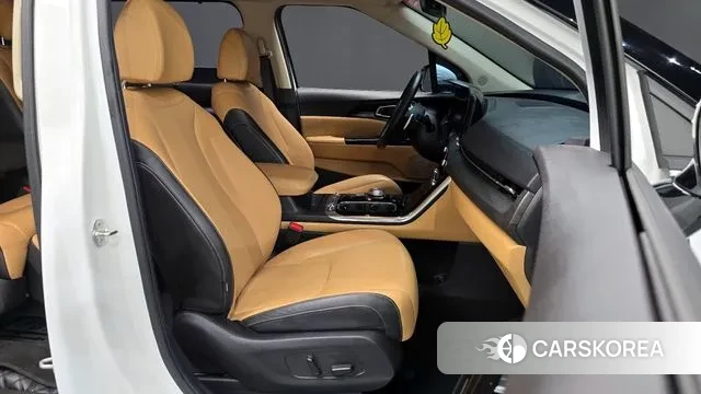 Kia Carnival 4th generation 2023 Белый из Кореи, фото 2