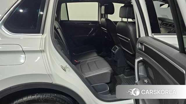 Volkswagen Tiguan second Generation 2018 Белый из Кореи, фото 2