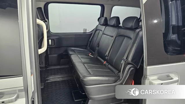 Hyundai Staria 2022 Серебряный из Кореи, фото 2