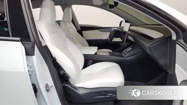 Tesla Model Y 2025 Белый из Кореи, фото 2