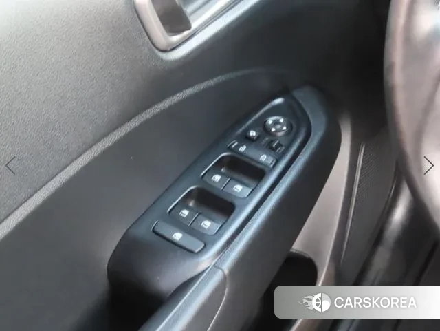 Hyundai Venue 2021 Серый из Кореи, фото 2