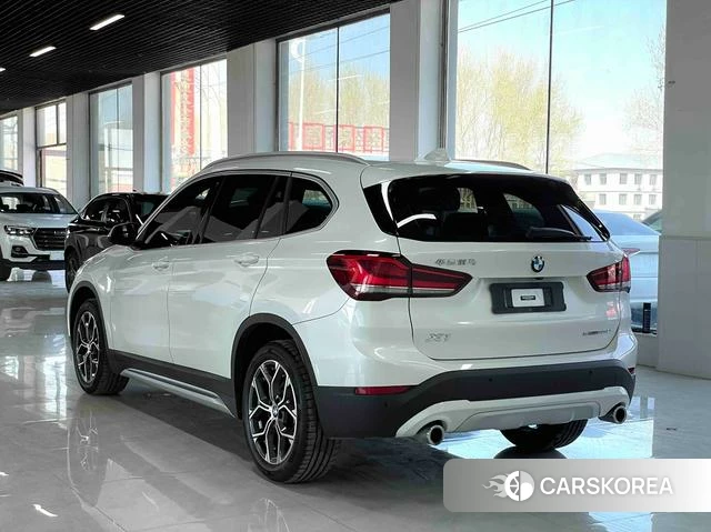 BMW X1 2022 Белый из Китая, фото 2