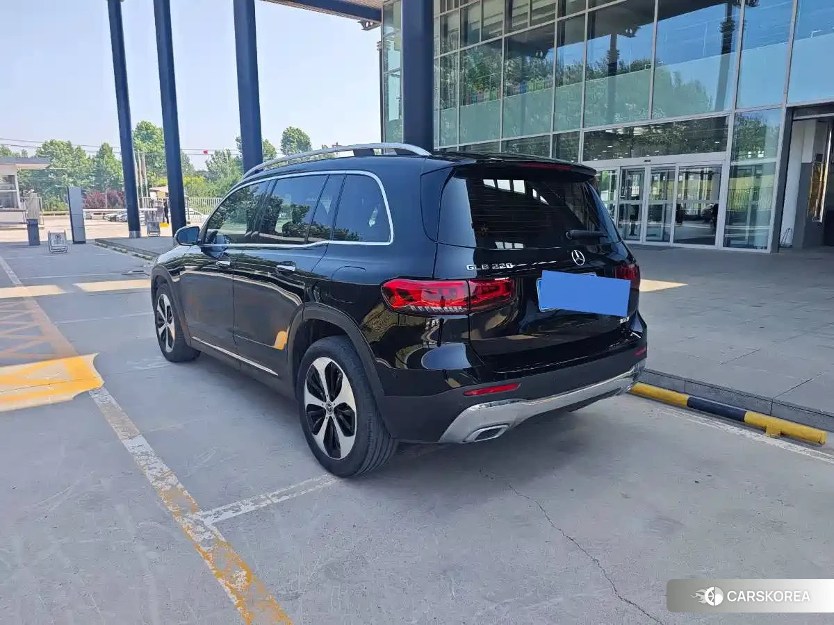 Mercedes-Benz GLB 2023 Черный из Китая, фото 2