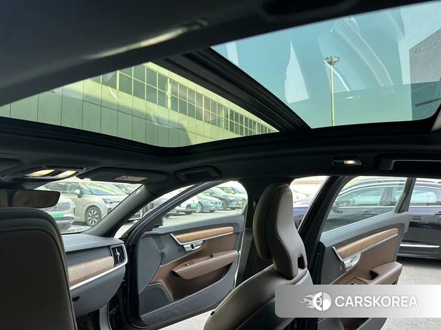 Volvo S90 2024 Черный из Китая, фото 2