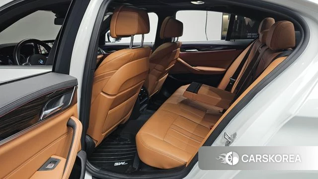 BMW 5 Series (G30) 2021 Белый из Кореи, фото 2