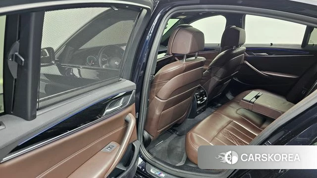 BMW 5 Series (G30) 2019 Черный из Кореи, фото 2