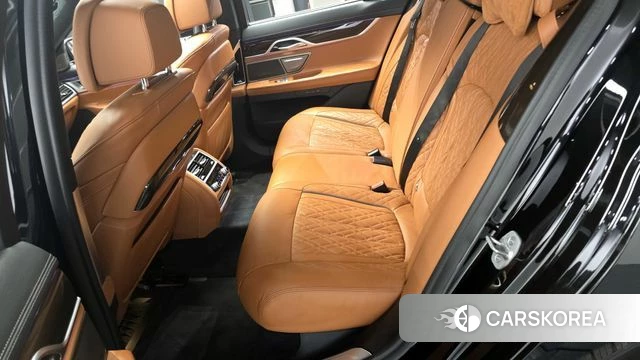 BMW 7 Series (G11) 2022 Черный из Кореи, фото 2