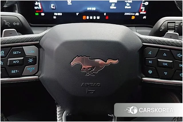 Ford Mustang 7th Generation 2024 Белый из Кореи, фото 2