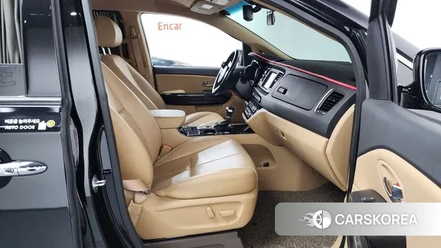 Kia The New Carnival 2018 Черный из Кореи, фото 2