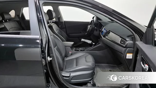 Kia Niro 2018 Черный из Кореи, фото 2