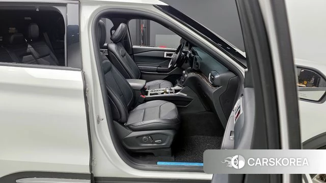 Ford Explorer 6th Generation 2020 Белый из Кореи, фото 2