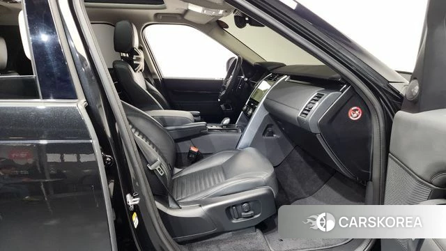 Land Rover Discovery 5 2021 Черный из Кореи, фото 2