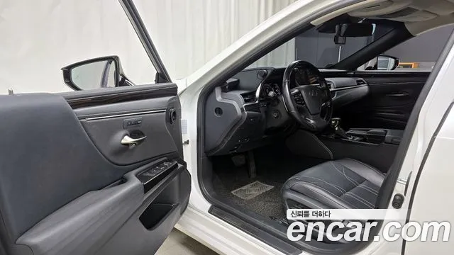 Lexus ES300h 7th generation id 2670384 из Кореи 2