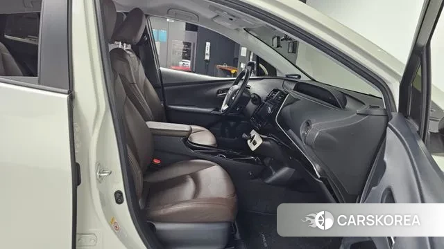 Toyota Prius 4th Generation 2018 Белый из Кореи, фото 2