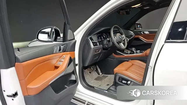 BMW X7 (G07) 2021 Белый из Кореи, фото 2