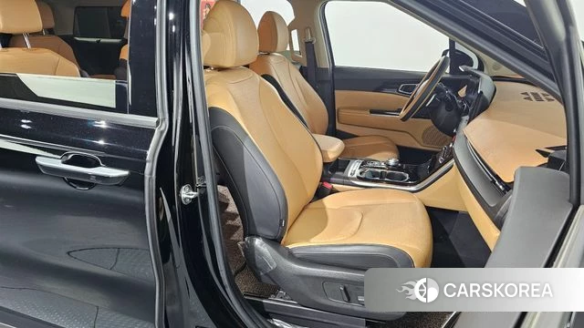 Kia Carnival 4th generation 2023 Черный из Кореи, фото 2