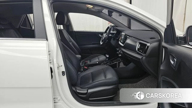 Kia Stonic 2018 Белый из Кореи, фото 2