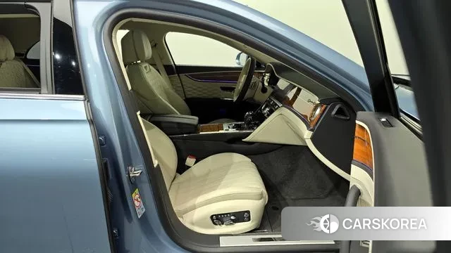 Bentley Flying Spur 3rd Generation 2022 Небесно-голубой из Кореи, фото 2