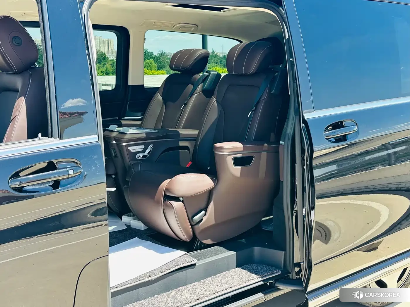 Mercedes-Benz V-Class 2026 Черный из Китая, фото 2