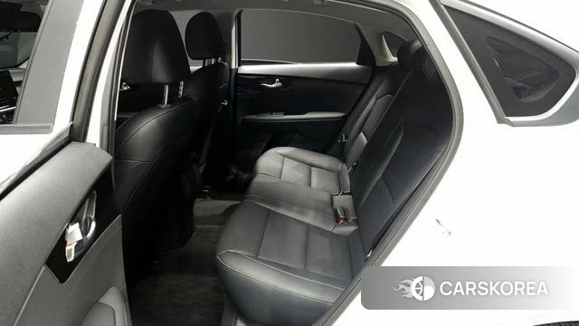 Kia The New K3 2nd generation 2022 Белый из Кореи, фото 2