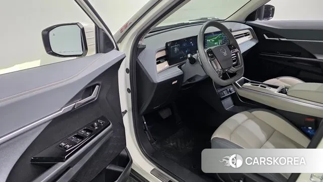Ssangyong Torres EVX 2023 Белый из Кореи, фото 2