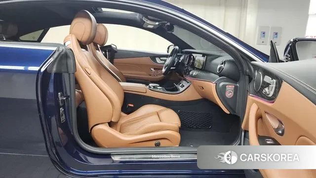 Mercedes-Benz E-Class W213 2018 Синий из Кореи, фото 2