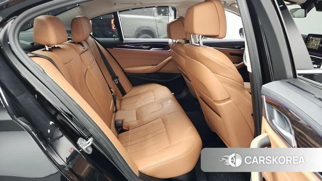 BMW 5 Series (G30) 2022 Черный из Кореи, фото 2