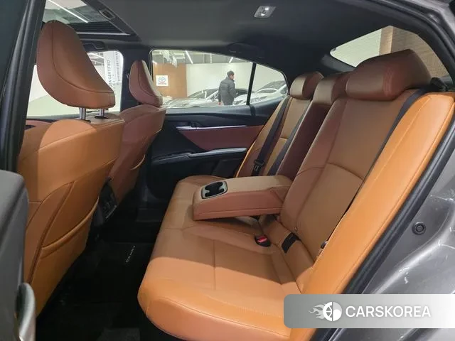 Toyota Camry (XV80) 2025 Серый из Кореи, фото 2