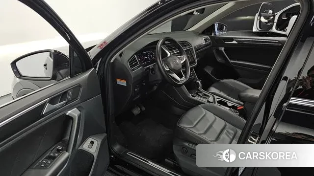 Volkswagen Tiguan second Generation 2021 Черный из Кореи, фото 2