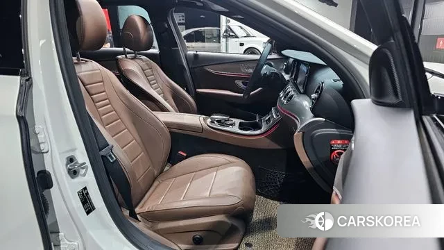 Mercedes-Benz E-Class W213 2020 Белый из Кореи, фото 2