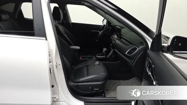 Kia Seltos 2022 Белый из Кореи, фото 2