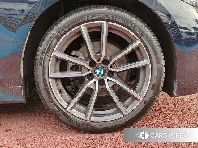 BMW 3 series 2023 Черный из Китая, фото 2