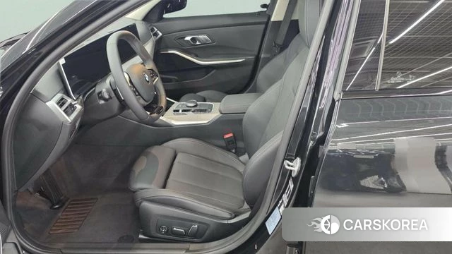 BMW 3 Series (G20) 2025 Черный из Кореи, фото 2