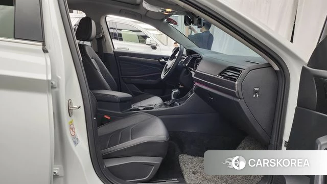 Volkswagen 7th Generation of Jetta 2023 Белый из Кореи, фото 2