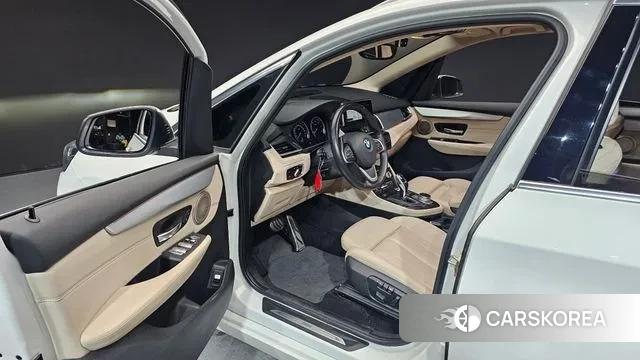 BMW 2 Series Active Tourer (F45) 2020 Белый из Кореи, фото 2