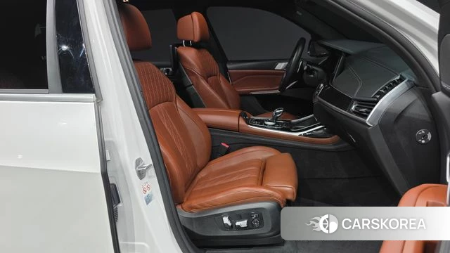 BMW X7 (G07) 2020 Белый из Кореи, фото 2