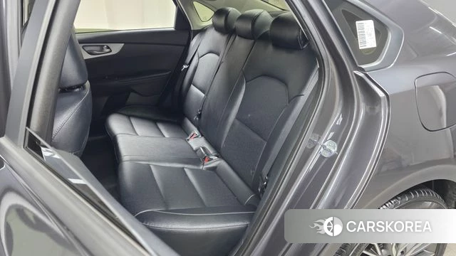 Kia The New K3 2nd generation 2022 Серый из Кореи, фото 2