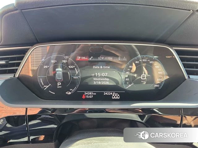 Audi e-tron (imported) 2022 Черный из Китая, фото 2