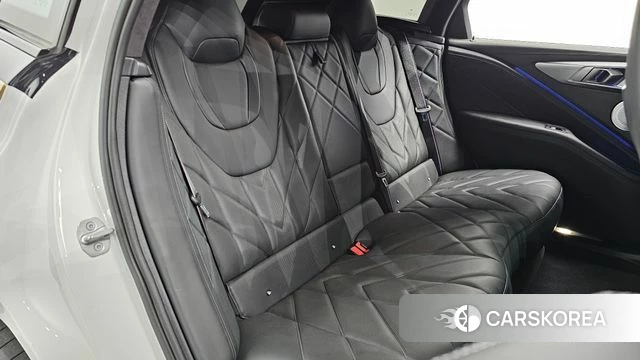BMW XM (G09) 2023 Белый из Кореи, фото 2