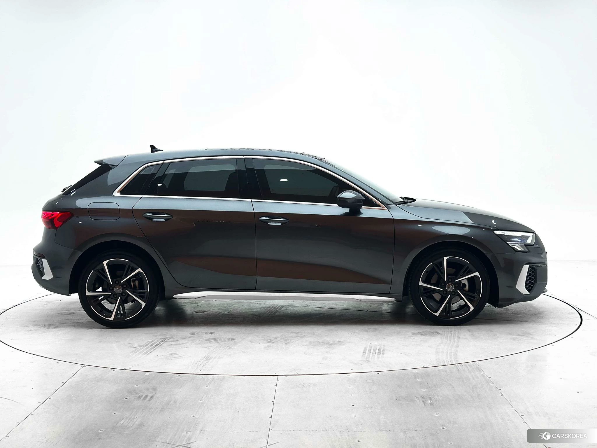 Audi A3 2021 Темно-серый из Китая, фото 2